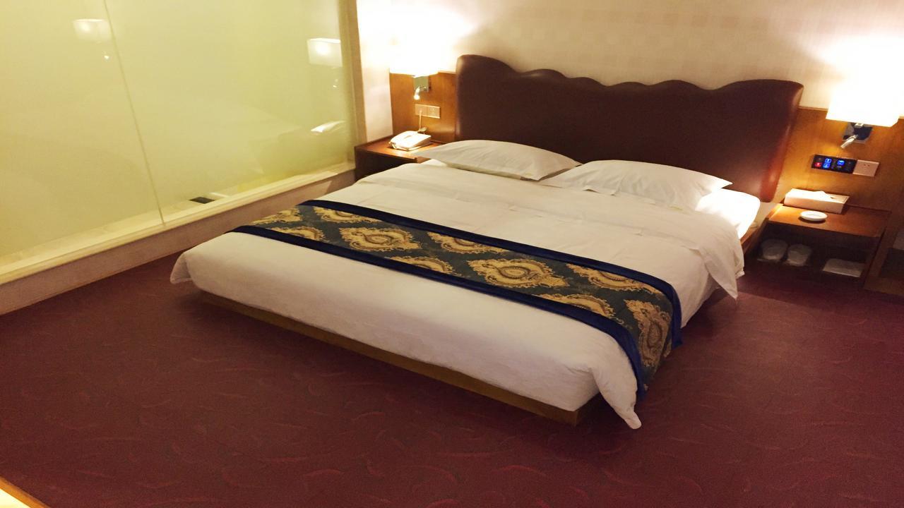 Chengyue Selected Hotel Guangzhou Junye Nangang Branch מראה חיצוני תמונה