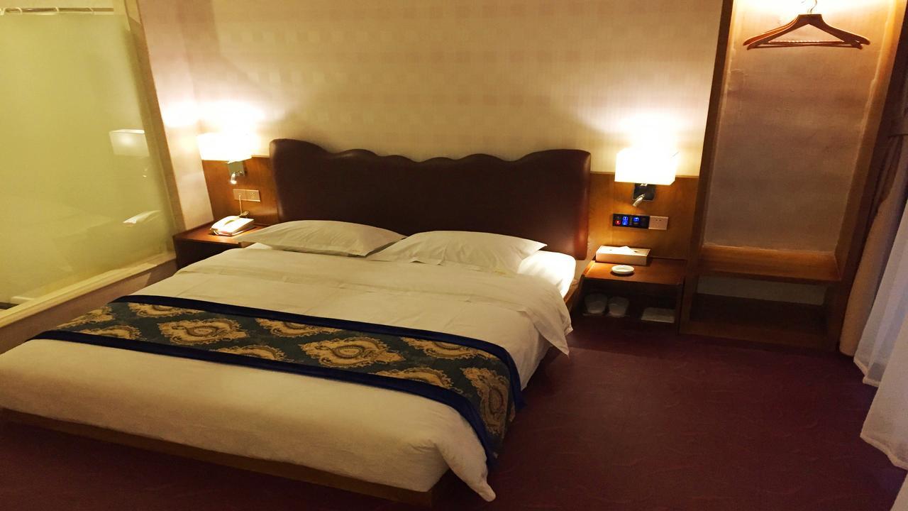 Chengyue Selected Hotel Guangzhou Junye Nangang Branch מראה חיצוני תמונה