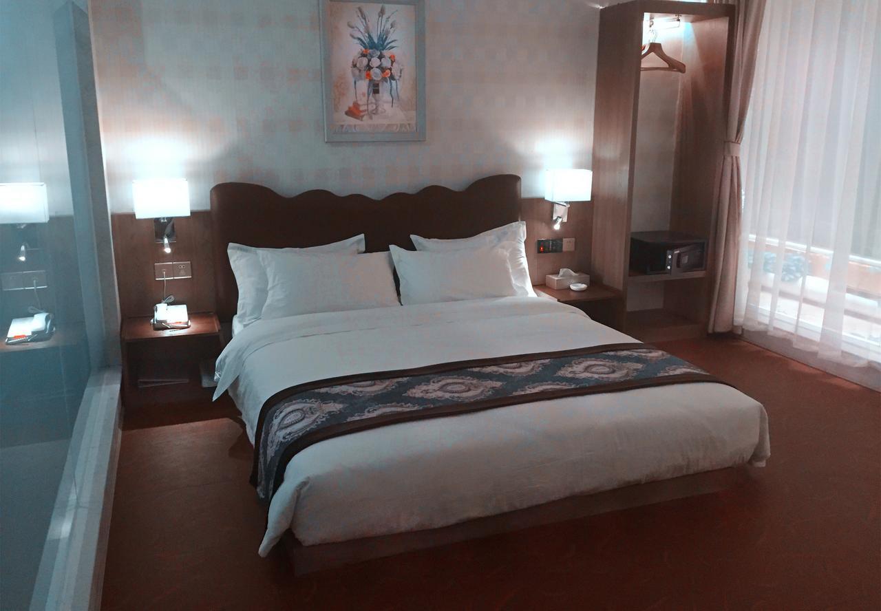 Chengyue Selected Hotel Guangzhou Junye Nangang Branch מראה חיצוני תמונה